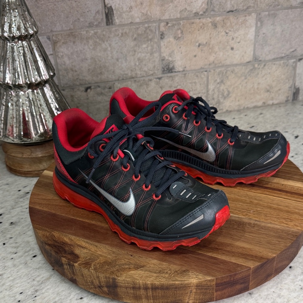 2019 Nike Air Max Black and Red Running Shoes